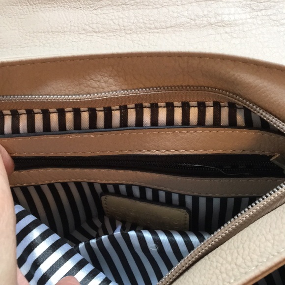 Blush-Cream crossbody bow purse - Picture 6 of 10